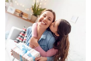 هدیه تولد برای مادر چی بخرم ؟